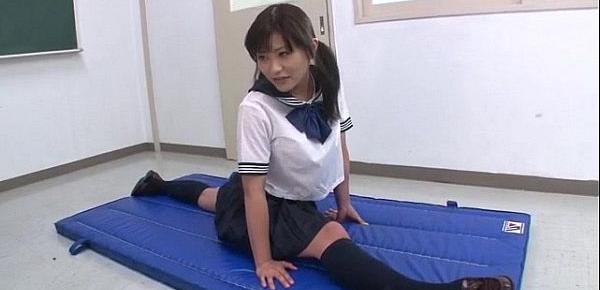  Aika Hoshino likes blowing cock and swallowing jizz